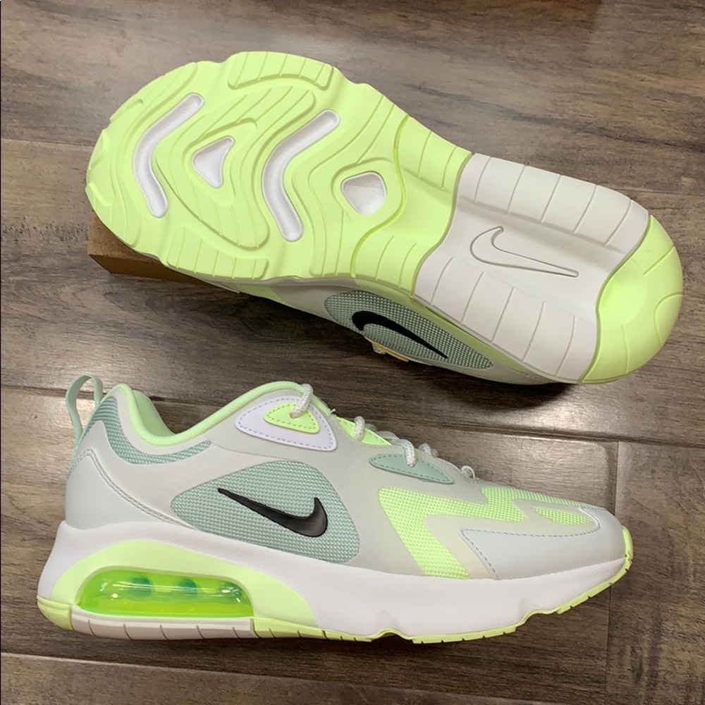 W NIKE AIR MAX 200 - Picture 2 of 16